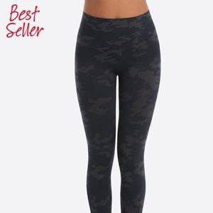 SPANX Look At Me Now Seamless Leggings - CAMO-MED